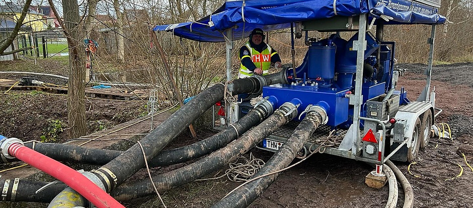 Durch den Wasserreichtum des Spreewaldes ist bei uns die Fachgruppe Wasserschaden/Pumpen mit einer 15.000 l/min-Großpumpe stationiert.